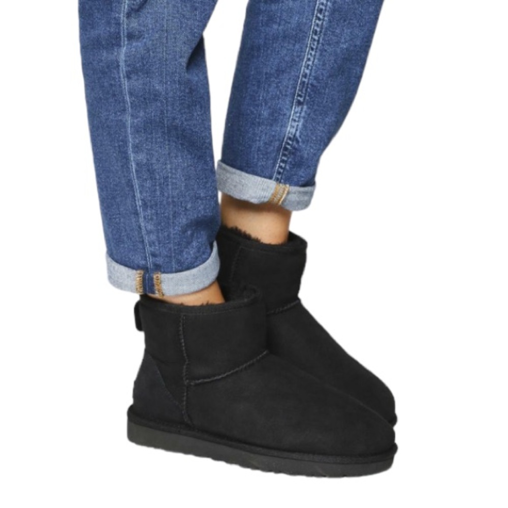 Ugg Australia Short Boots Black 5854 Sz 6 Women Black Booties